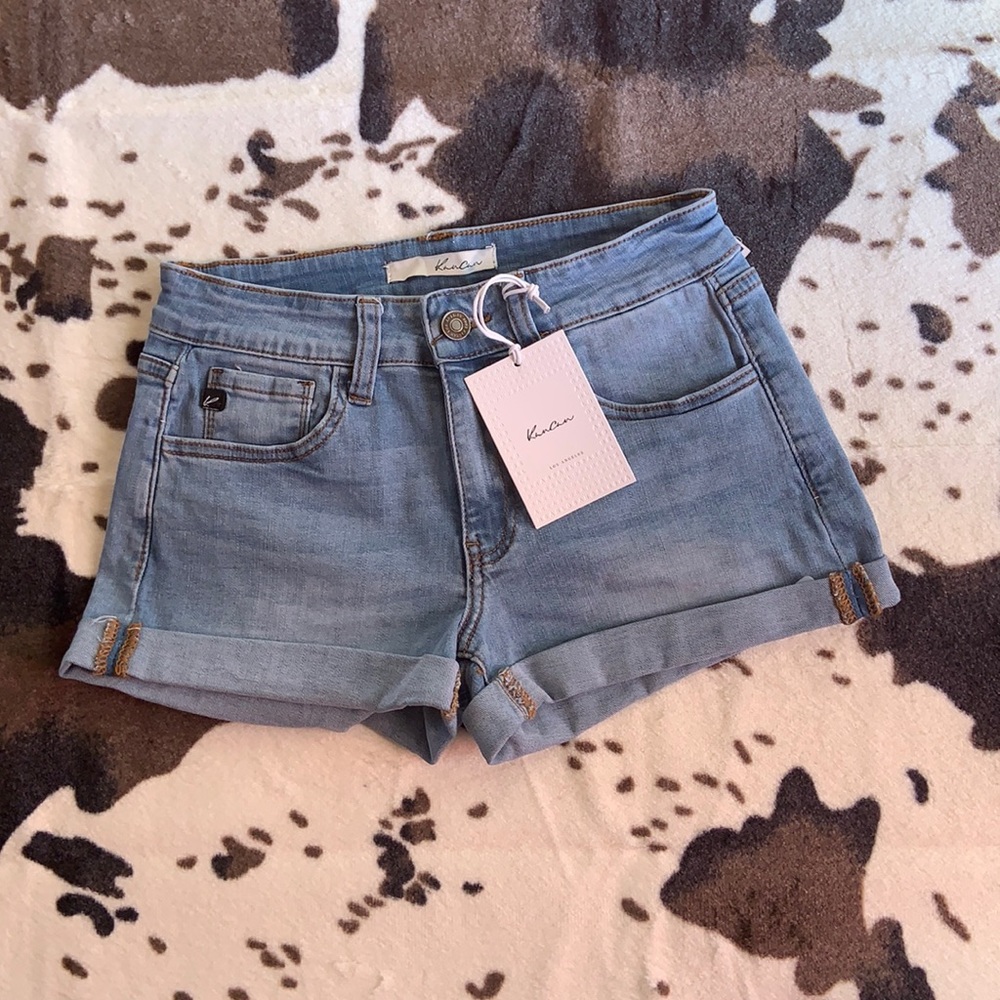 NWT KanCan Estilo Light Blue Denim Shorts 3/25